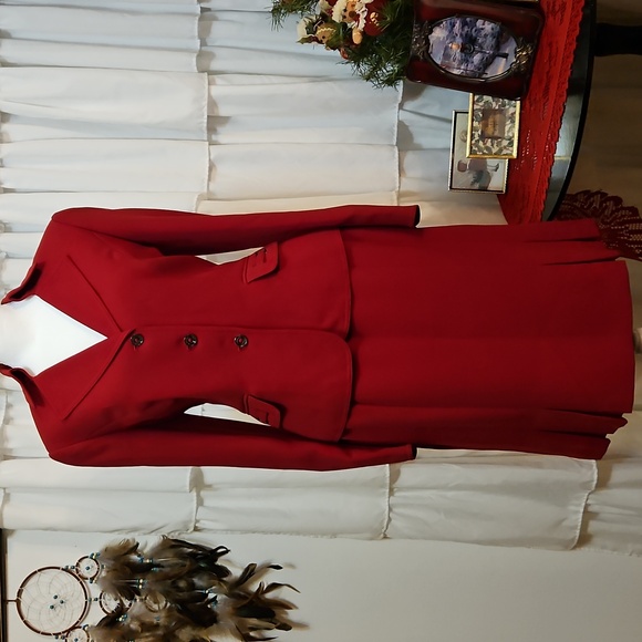 Elegant TAHARI Red Blazer and Skirt Set